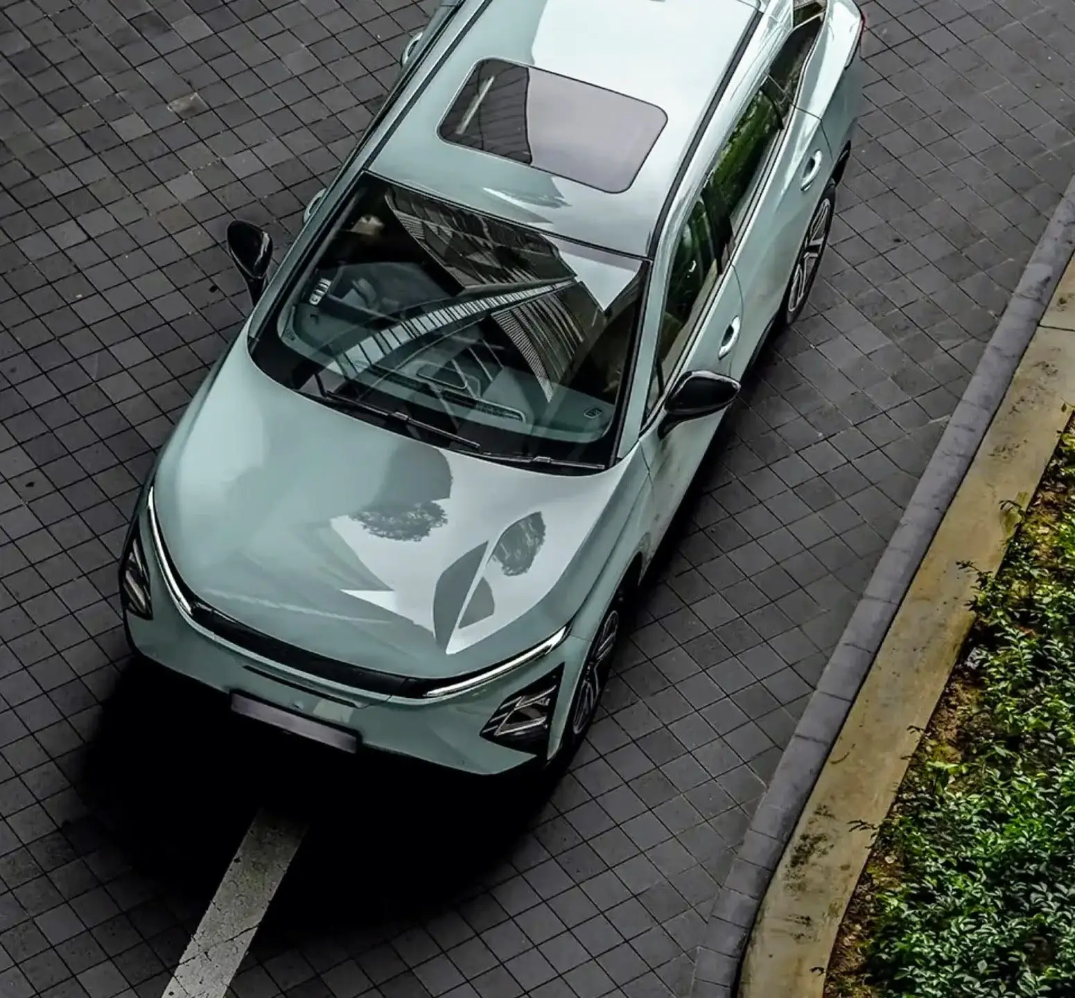 OMODA E5